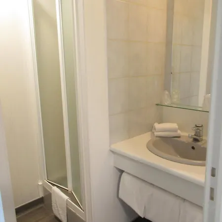 Otel Cit'hotel Le Dav Centre 2*