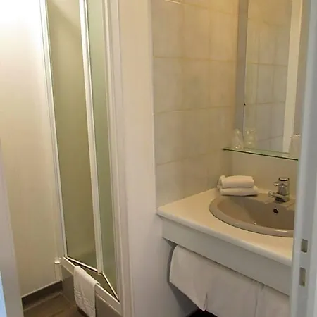 Cit'hotel Le Dav Centre 2* كليرمونت-فيراند