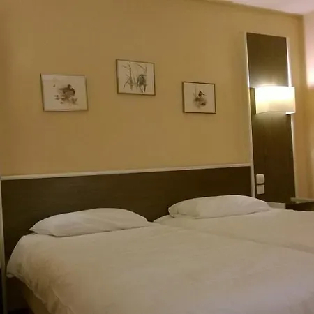 Cit'hotel Le Dav Centre 2*